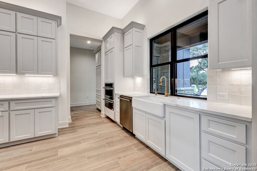Furnished interior view inside a new home in , Boerne (Image 9).