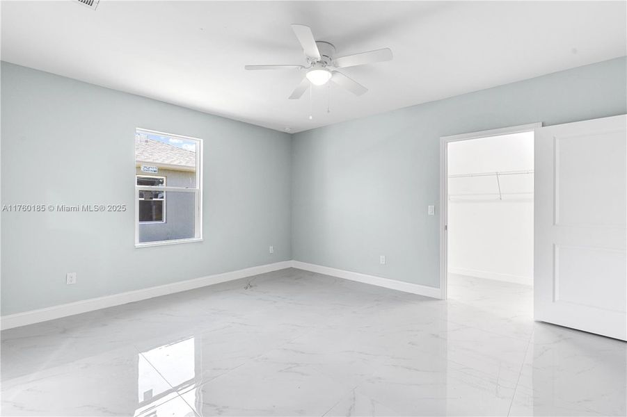 Spacious, unfurnished interior of a new home in , Lehigh Acres (Image 11).