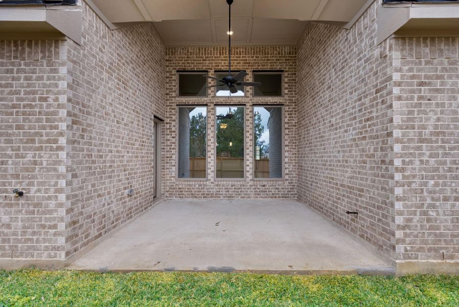 Exterior details and patio area of a home in Escondido, Magnolia (Image 4).
