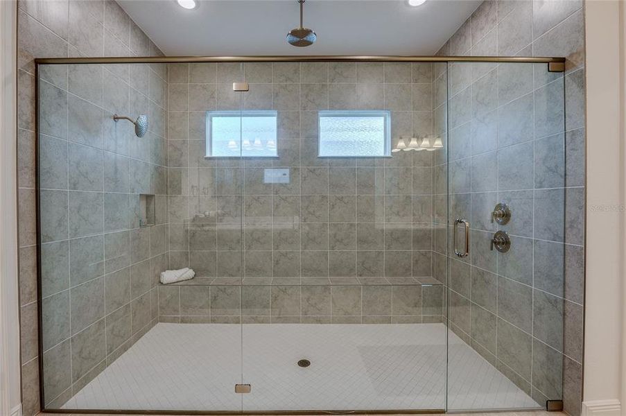 Close-up of interior finishes inside a home in , Daytona Beach (Image 20).