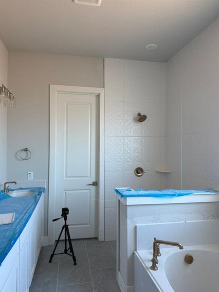 Furnished interior view inside a new home in King Crossing Estates, Van Alstyne (Image 3).