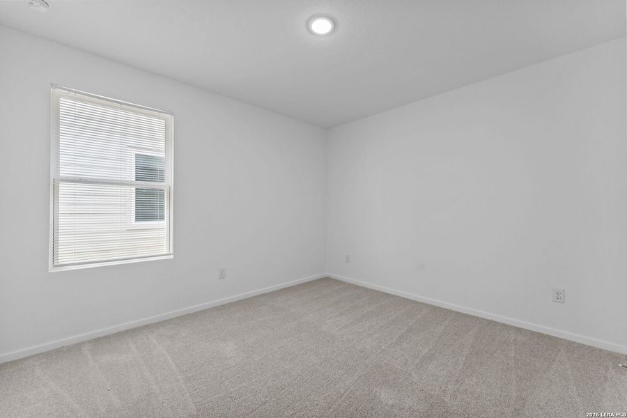 Spacious, unfurnished interior of a new home in Higdon Crossing, San Antonio (Image 19).