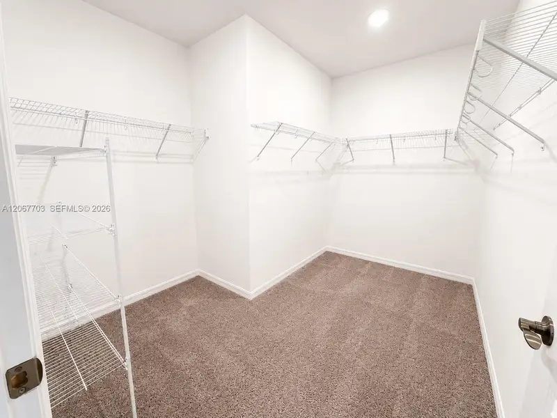 Spacious, unfurnished interior of a new home in Summerwoods, Parrish (Image 14).
