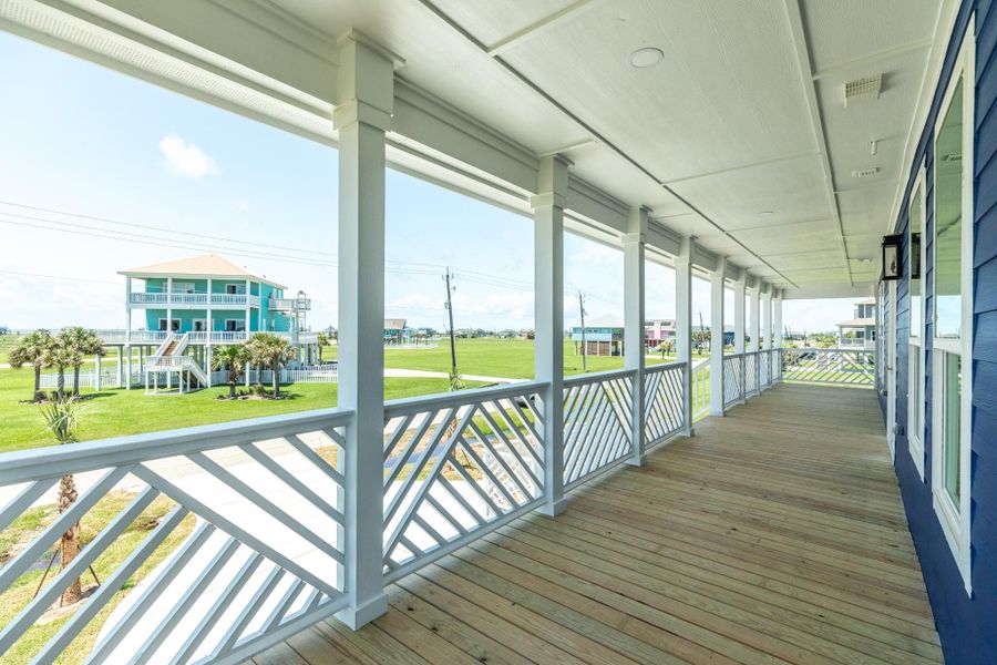 Exterior details and patio area of a home in , Galveston (Image 3).