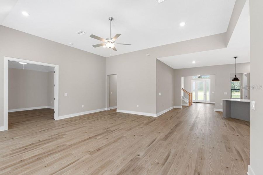 Spacious, unfurnished interior of a new home in , Hudson (Image 7).