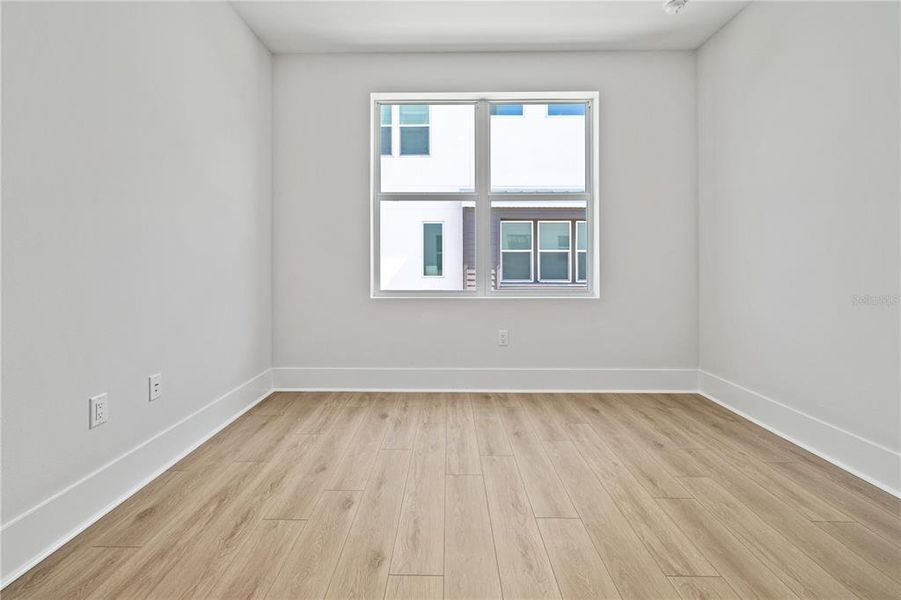 Spacious, unfurnished interior of a new home in , St. Petersburg (Image 14).