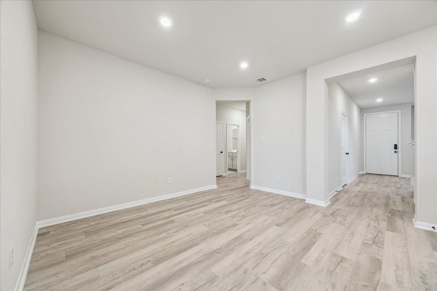 Spacious, unfurnished interior of a new home in Elyson, Katy (Image 30). Spacious, unfurnished interior of a new home in Elyson, Katy (Image 30).