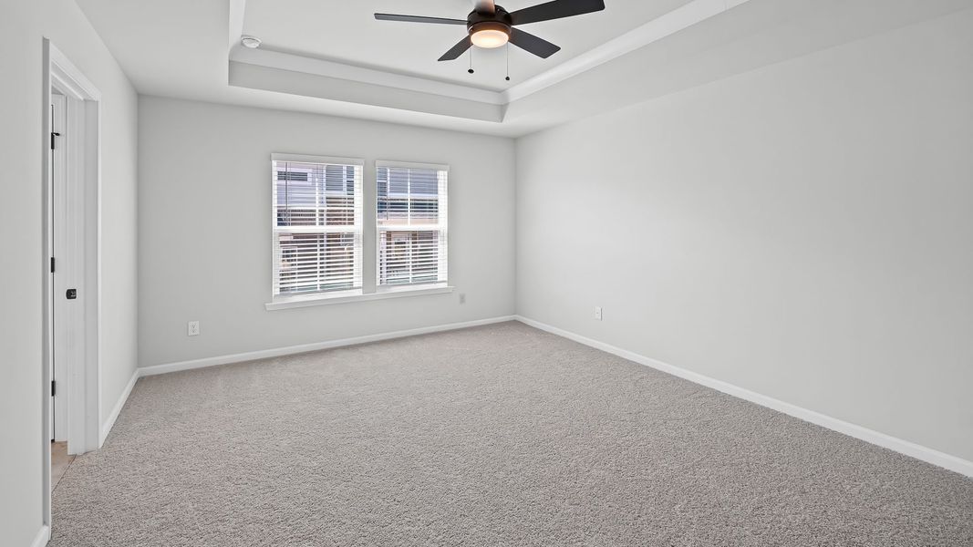 Spacious, unfurnished interior of a new home in Adler Springs, Powder Springs (Image 9).