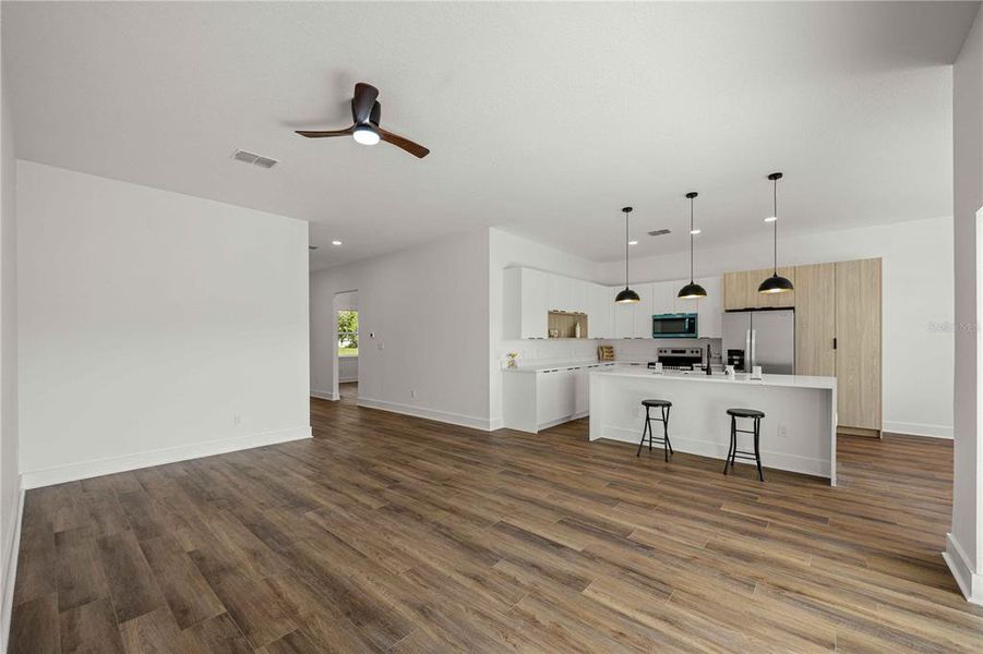 Spacious, unfurnished interior of a new home in , Beverly Hills (Image 31).