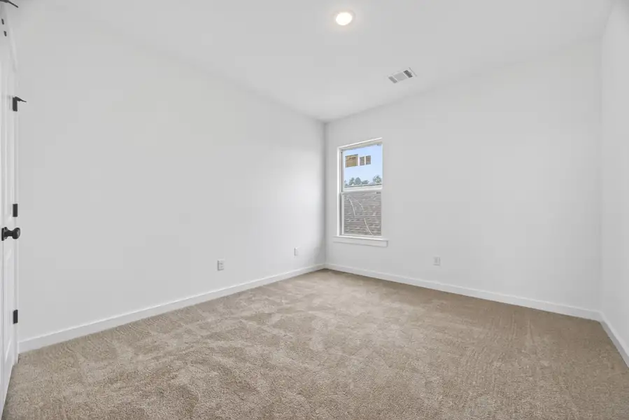 Spacious, unfurnished interior of a new home in Mostyn Springs, Magnolia (Image 37).