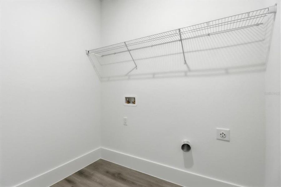 Spacious, unfurnished interior of a new home in , Citrus Springs (Image 37).