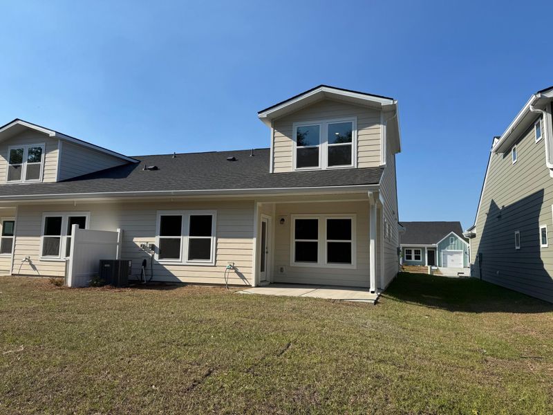 Exterior details and patio area of a home in , Ravenel (Image 22).