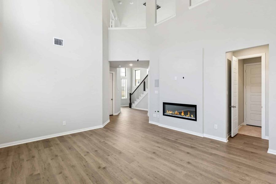 Spacious, unfurnished interior of a new home in Avondale, Fate (Image 9).