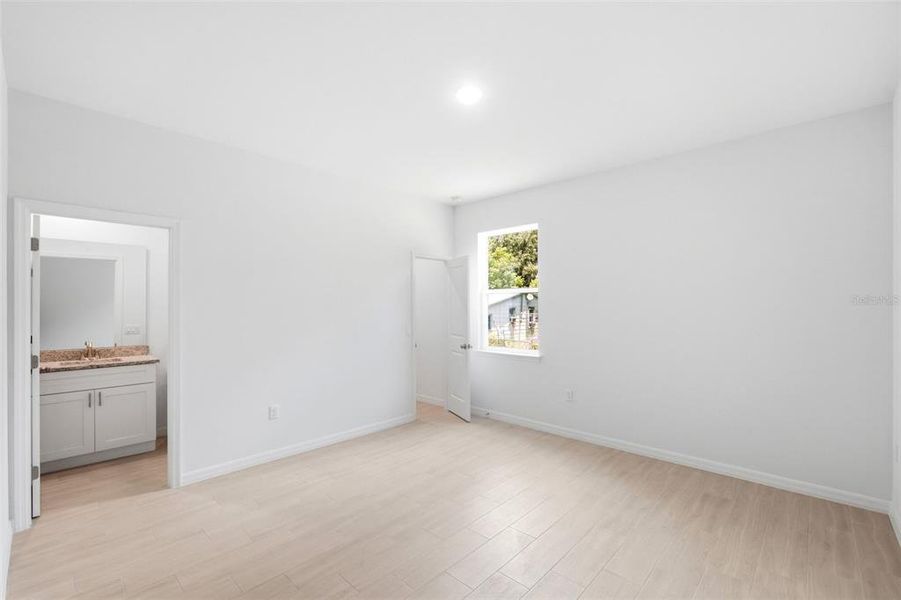 Spacious, unfurnished interior of a new home in , Eustis (Image 32).