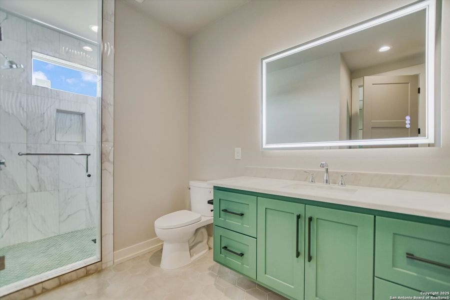 Furnished interior view inside a new home in , Kingsland (Image 14).