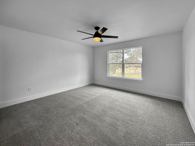 Spacious, unfurnished interior of a new home in , Blanco (Image 13).