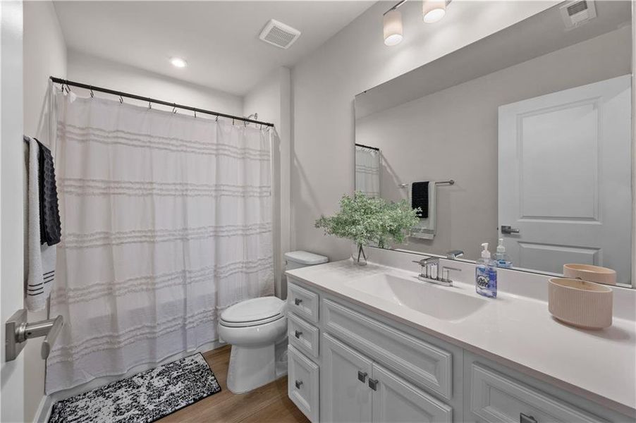 Furnished interior view inside a new home in , Calhoun (Image 16).