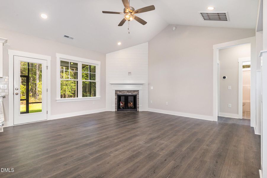 005_img_4382-edit_379