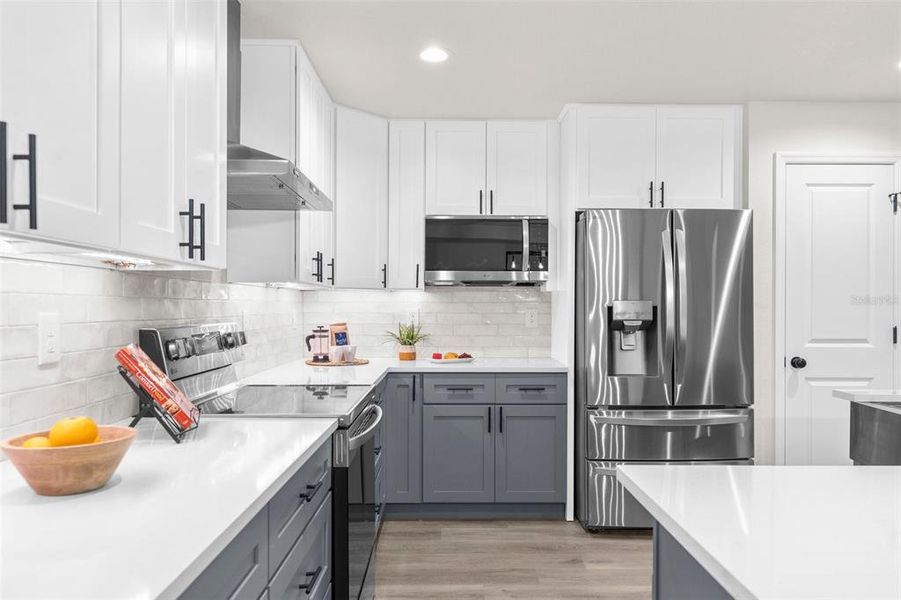 Furnished interior view inside a new home in , Spring Hill (Image 9).