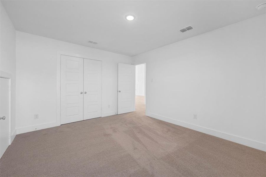 Spacious, unfurnished interior of a new home in Lily Creek at Sutton Fields, Aubrey (Image 37). Spacious, unfurnished interior of a new home in Lily Creek at Sutton Fields, Aubrey (Image 37).