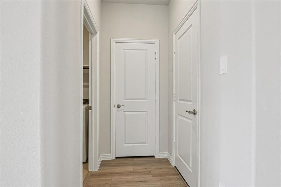 Spacious, unfurnished interior of a new home in Stonehaven, Seagoville (Image 31).