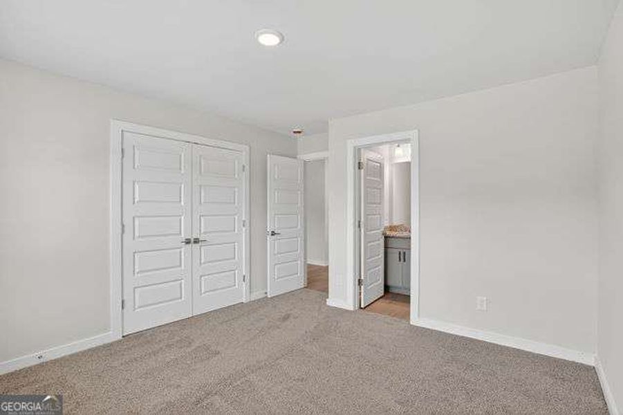 Spacious, unfurnished interior of a new home in Killian Manor at The Adares, Adairsville (Image 25).