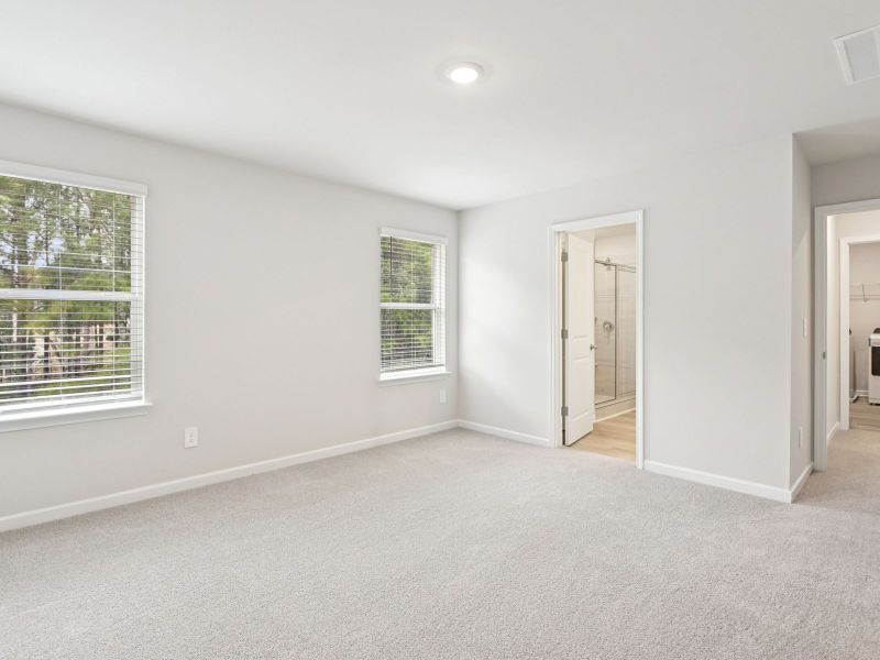 Spacious, unfurnished interior of a new home in Ivey Township, Dallas (Image 19).