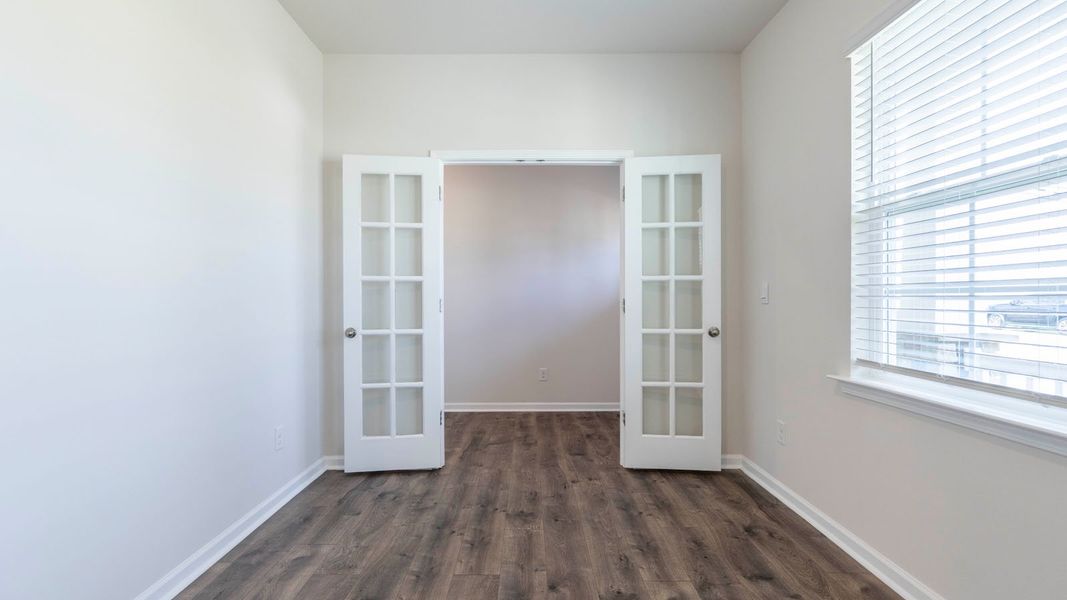 Spacious, unfurnished interior of a new home in The Landing at Summerhaven, Mebane (Image 9).