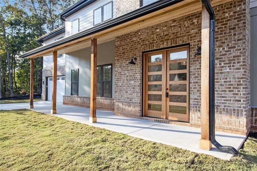 Exterior details and patio area of a home in , Dawsonville (Image 3).