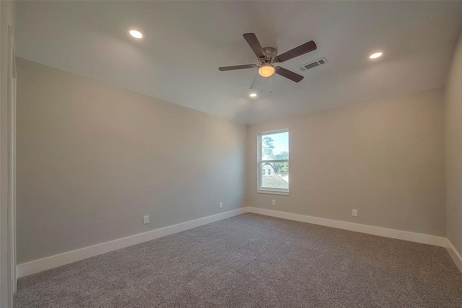 Expansive game room