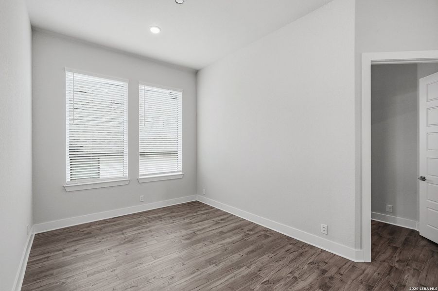 Spacious, unfurnished interior of a new home in Esperanza 50's, Boerne (Image 24).