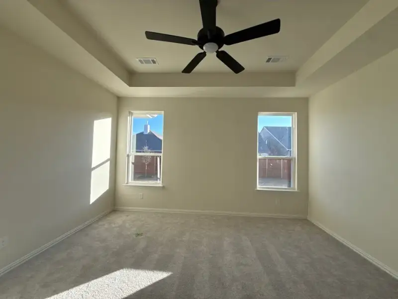 Spacious, unfurnished interior of a new home in Morningstar, Aledo (Image 8).