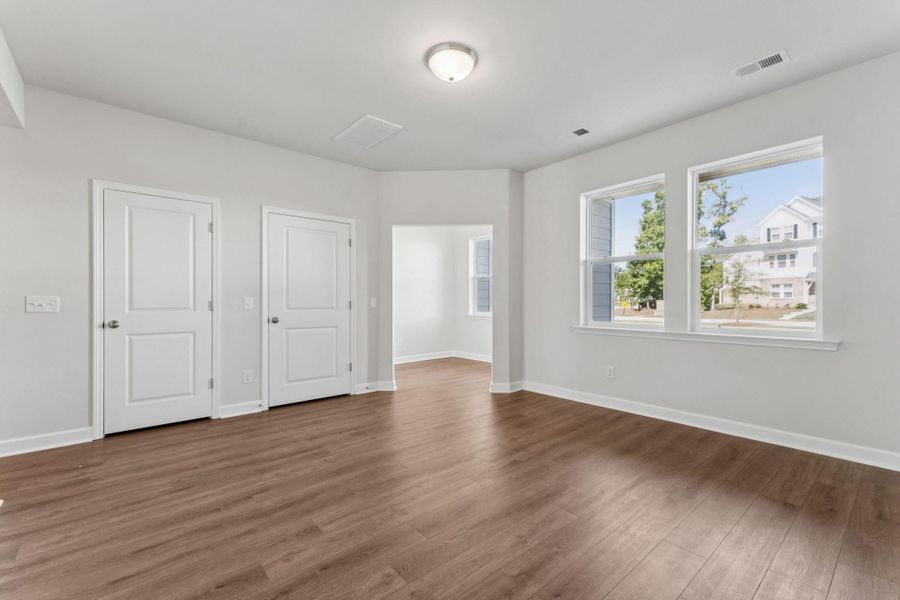 Spacious, unfurnished interior of a new home in , Summerville (Image 21).