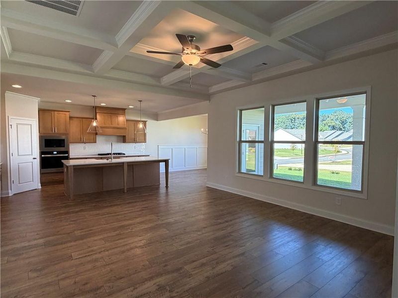 Spacious, unfurnished interior of a new home in , Jefferson (Image 33).