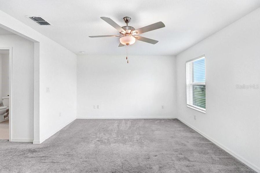 Spacious, unfurnished interior of a new home in , San Antonio (Image 14).