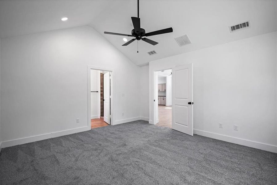 Spacious, unfurnished interior of a new home in , Lindale (Image 33).