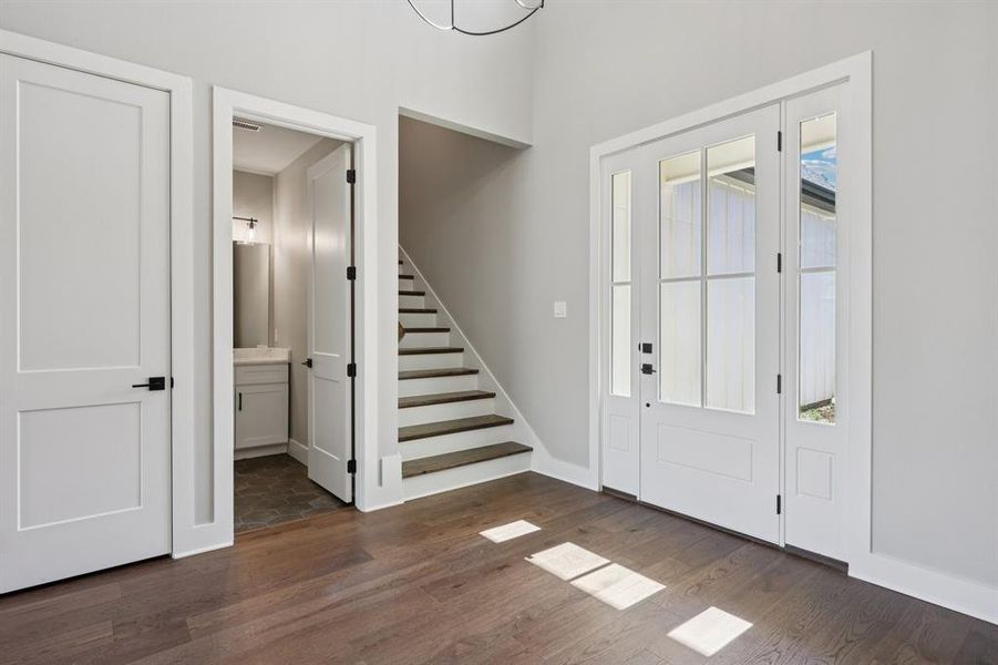 Spacious, unfurnished interior of a new home in , Grapevine (Image 28).