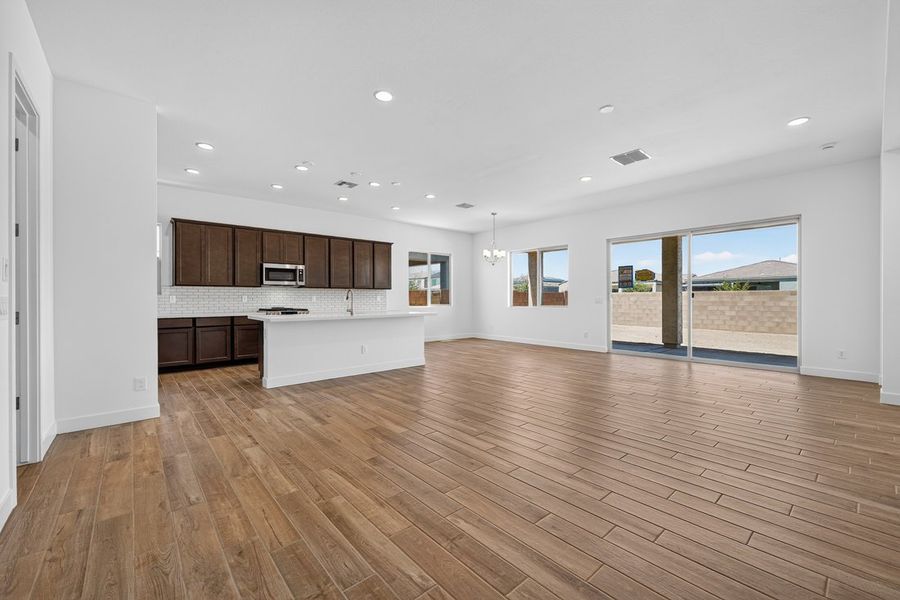 Spacious, unfurnished interior of a new home in Combs Ranch, San Tan Valley (Image 17).