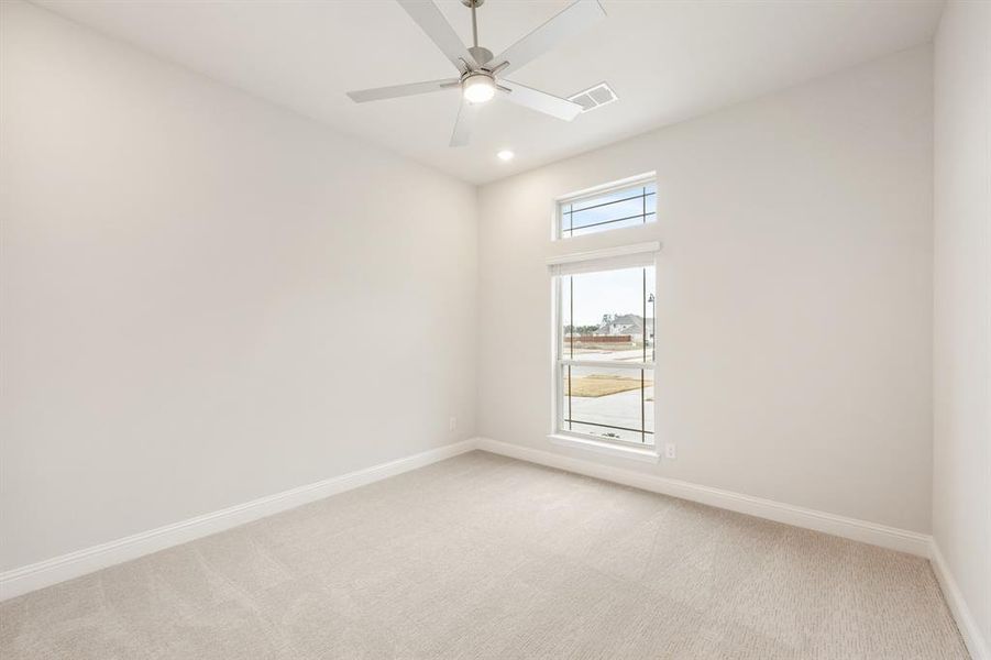 Spacious, unfurnished interior of a new home in Sunrise at Garden Valley, Waxahachie (Image 23).