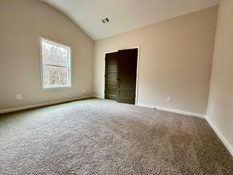 Spacious, unfurnished interior of a new home in Rocky Mount, Greenville (Image 14).
