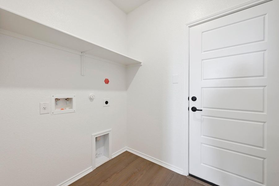 Spacious, unfurnished interior of a new home in Creekside at Estancia, Austin (Image 19). Spacious, unfurnished interior of a new home in Creekside at Estancia, Austin (Image 19).