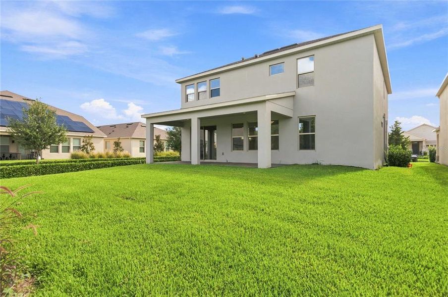 Exterior details and patio area of a home in , Winter Garden (Image 3).