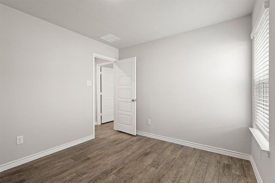 Spacious, unfurnished interior of a new home in Deer Creek, Fort Worth (Image 17). Spacious, unfurnished interior of a new home in Deer Creek, Fort Worth (Image 17).