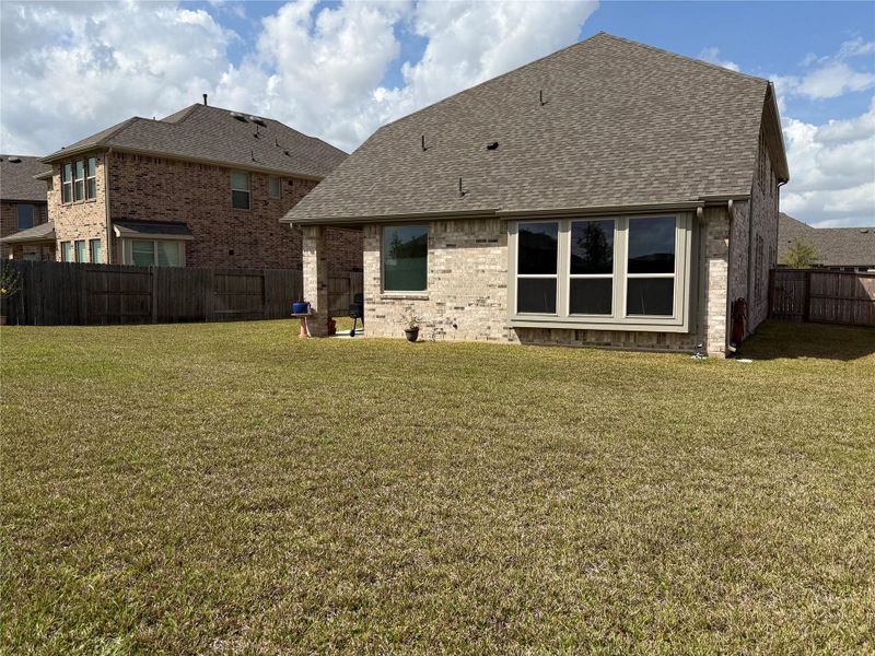 Exterior details and patio area of a home in , Katy (Image 24).
