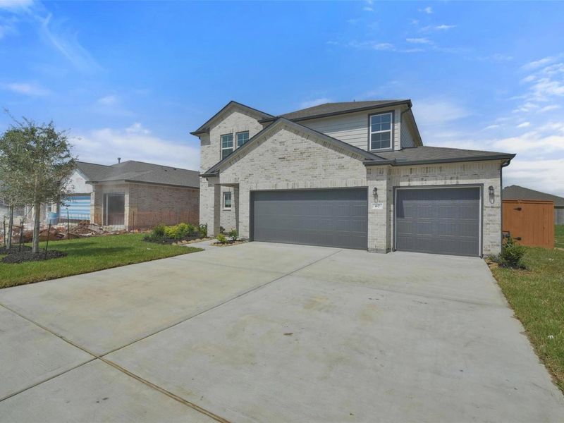 Image 37 of a home in River Ranch Meadows.