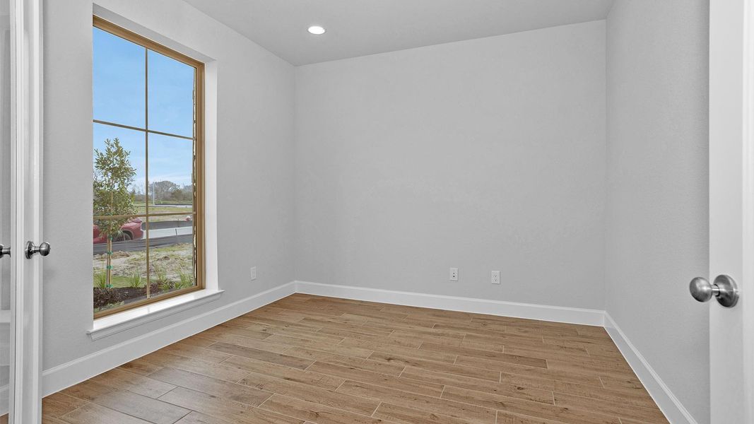 Spacious, unfurnished interior of a new home in Meridiana, Manvel (Image 15).