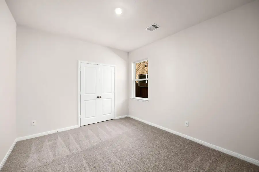 Spacious, unfurnished interior of a new home in Lago Mar, Texas City (Image 11). Spacious, unfurnished interior of a new home in Lago Mar, Texas City (Image 11).