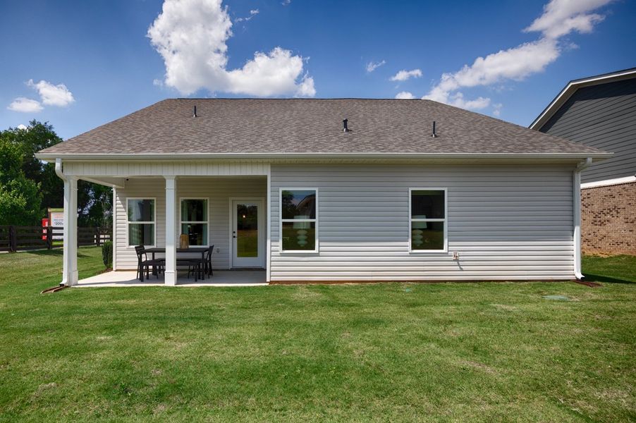 Representative exterior details of a home built from the The Hampton by Smith Douglas Homes in La Segarra, Brookshire (Image 4).