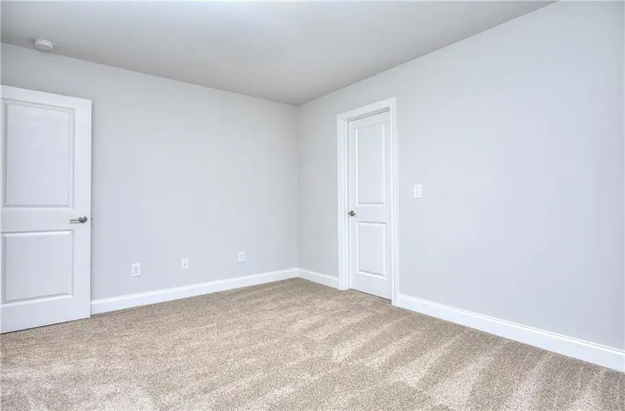 Spacious, unfurnished interior of a new home in , Homer (Image 23).