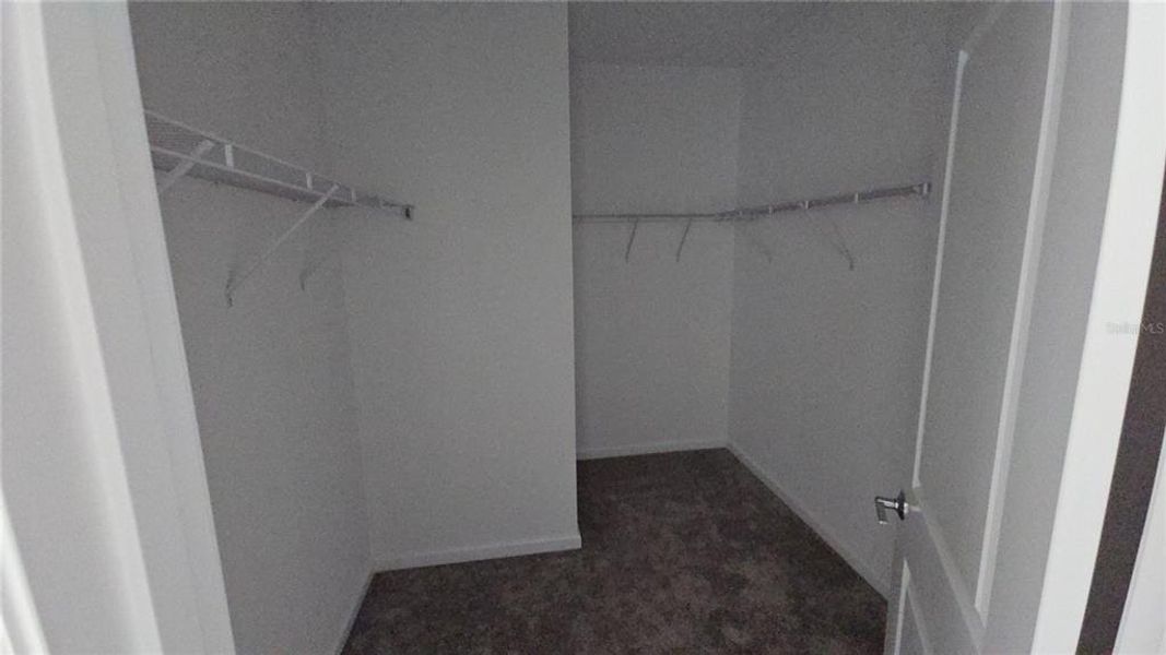 Spacious, unfurnished interior of a new home in Rhett's Ridge, Apopka (Image 22).